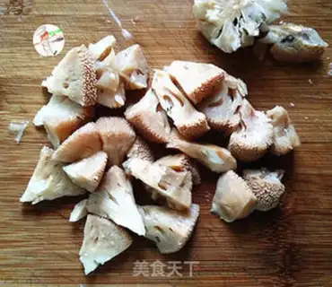 Make Monkey-head mushroom tummy step 3