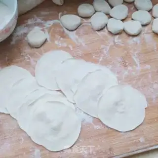 Make Pumpkin shrimp dumplings step 6
