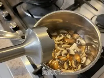 Make Fried steak and mushroom juice step 3