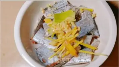 Make Red-fried fish step 1