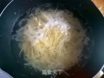 Make Spicy potatoes step 1