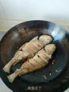 Make Dry-burned yellow fish step 6