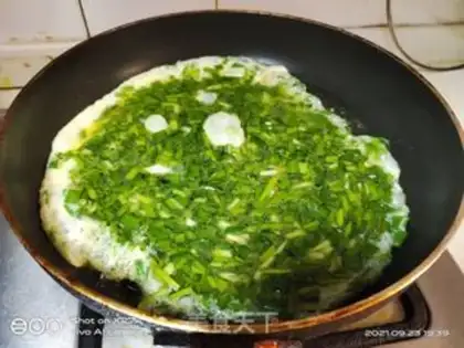 Make Cream fried eggs step 2