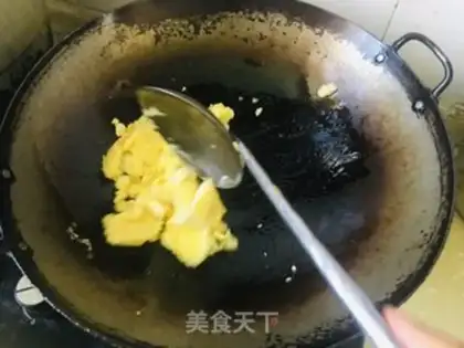 Make Pepper fried eggs step 2