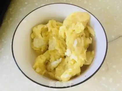 Make Pepper fried eggs step 3