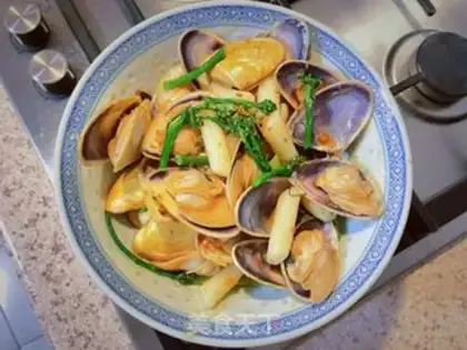 Make Flower clams and fried cake step 4