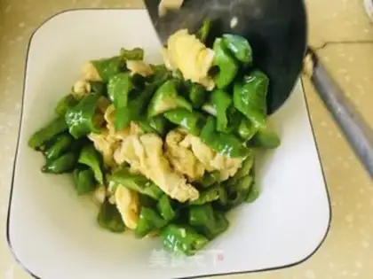 Make Pepper fried eggs step 9