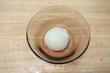 Make Fried egg cheeseburger step 6