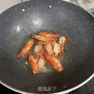 Make Shrimp head for calcium vegetable soup step 0