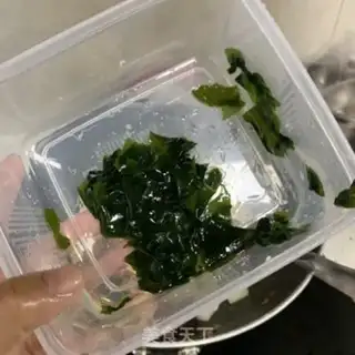 Make Shrimp head for calcium vegetable soup step 2