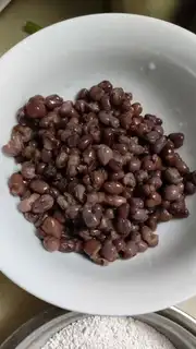Make Red bean hoof cake step 0