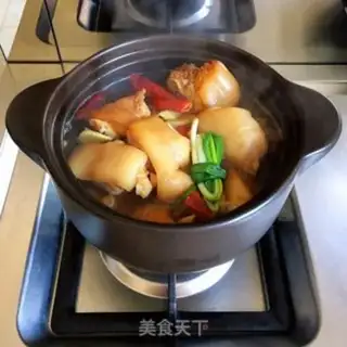Make A casserole with pig hoofs step 3