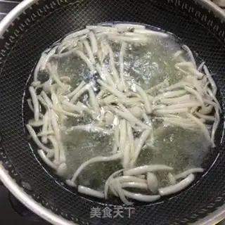 Make Crab mushrooms and oil step 1