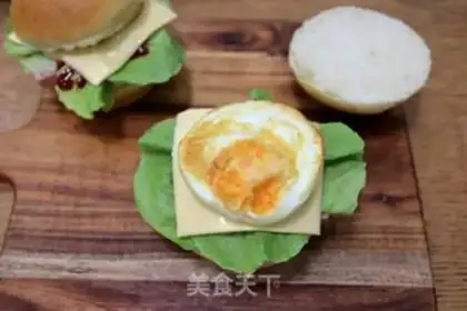Make Fried egg cheeseburger step 15