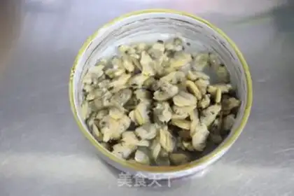 Make Spicy clams and tofu step 3
