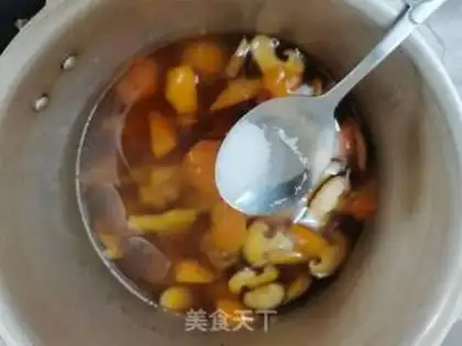 Make Frozen mushroom chop soup step 5