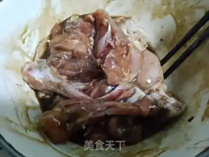 Make Black pepper chicken leg step 1