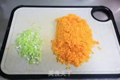 Make Egg pumpkin dumplings step 1