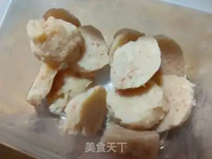 Make Tomato shrimp egg soup step 1