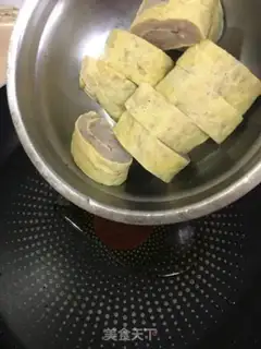 Make Pyramid fried fish omelet step 5