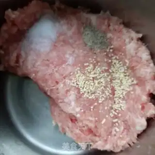 Make The meatballs, the purple mountain medicine tomato soup step 1