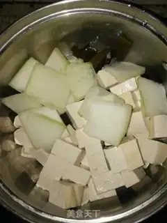 Make Tofu soup from the melon step 3