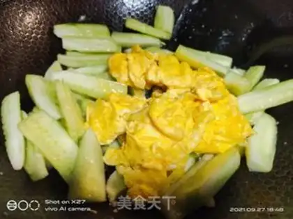 Make Eggs and fruit cucumber step 5