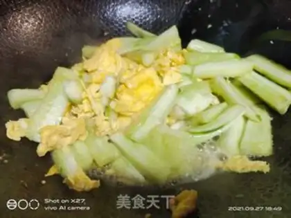 Make Eggs and fruit cucumber step 7