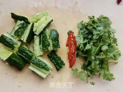 Make cucumber cucumber with sea cucumber step 3