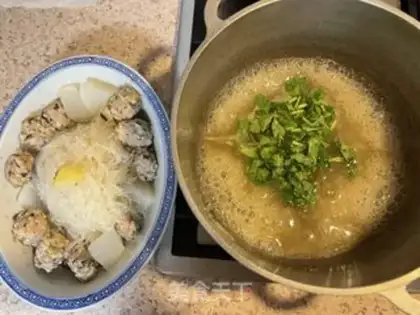 Make The mushrooms are cooking radish step 7