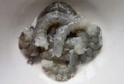 Make Garlic sauce and shrimp step 1