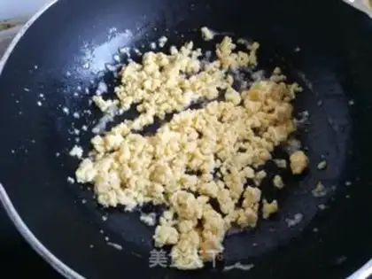 Make radish egg box step 3