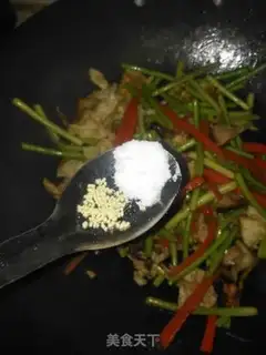 Make Garlic mushroom fried eggs step 12