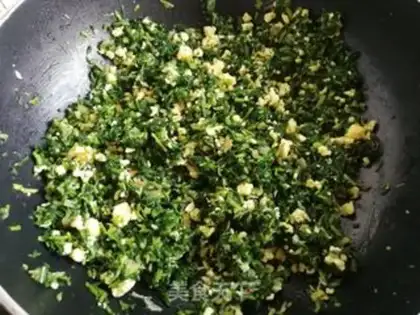 Make radish egg box step 4