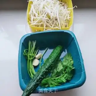 Make Green bean sprouts of wheat noodles step 0