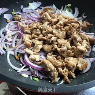 Make Onion fried spinal meat step 7