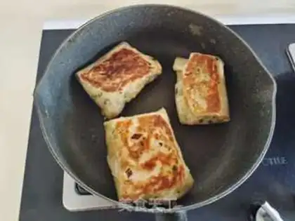 Make Cheese-crab-crawl-eggs step 7