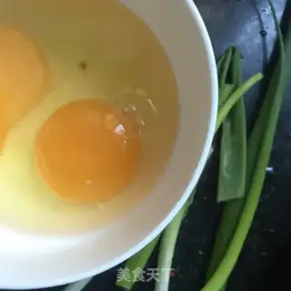 Make Silverfish omelet soup step 1