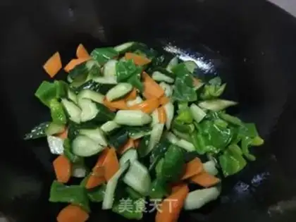 Make cucumber pepper shrimp step 8