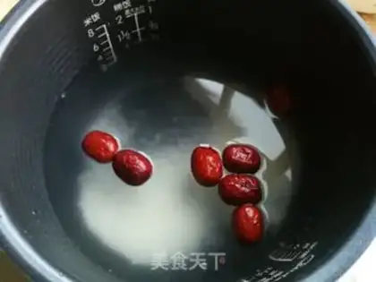 Make Apple date congee step 1