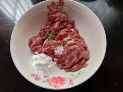 Make Beef gravy step 1