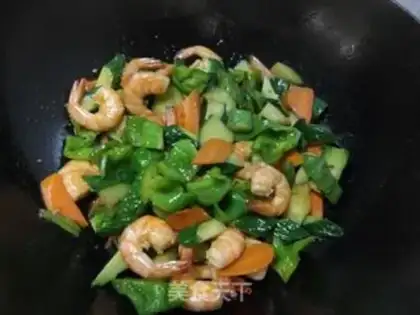 Make cucumber pepper shrimp step 13