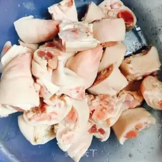 Make Pork-footed lily step 1