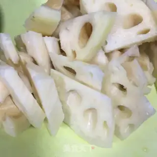 Make Peanut Lotus step 1