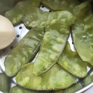 Make Onions and lentils step 1