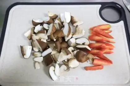 Make Beef soup and mushroom carrots step 7