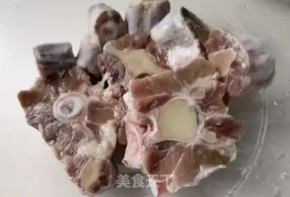 Make Worm grass and cowtail soup step 1