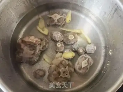 Make Worm grass and cowtail soup step 5