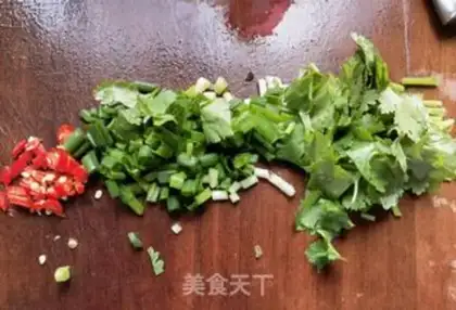 Make Worm grass and cowtail soup step 12
