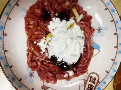 Make Steamed beef silk step 1